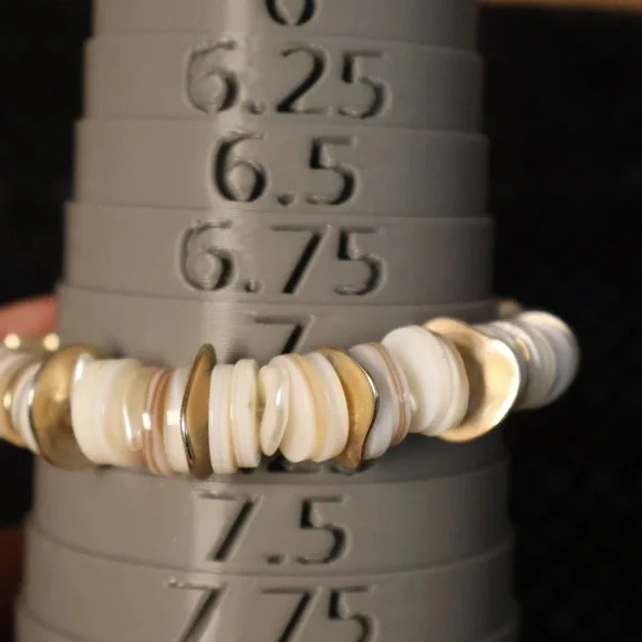 Banana Republic Shell Disc Bracelet Coastal Boho Beach Vacation Earthy Neutral - Picture 4 of 5